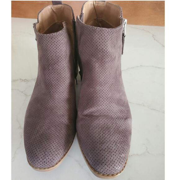 Universal Threads Ankle Booties Size 8 1/2 Chocolate Brown Western Casual Earthy - Picture 2 of 7